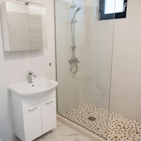 107 B2 Almar Luxury Residence-renting & Free Pool Apartmán *