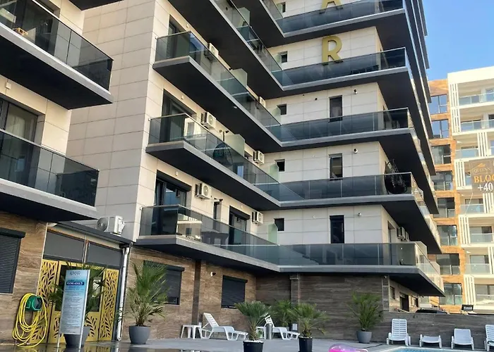 107 B2 Almar Luxury Residence-renting & Free Pool Apartman Năvodari