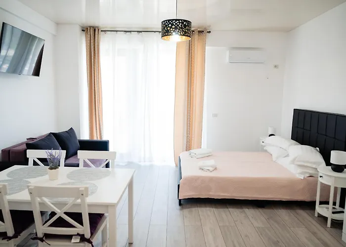 107 B2 Almar Luxury Residence-renting & Free Pool Appartement